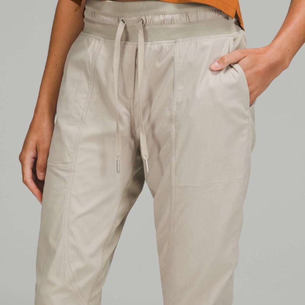 Lululemon 2022 Dance Studio Mid-Rise Crop 25" Raw Linen 14 - Picture 3 of 13